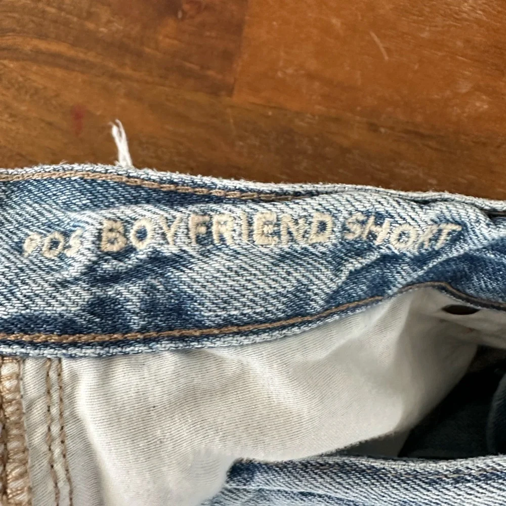 American Eagle 90’s Boyfriend Short Distressed‎ Denim Shorts Size 6